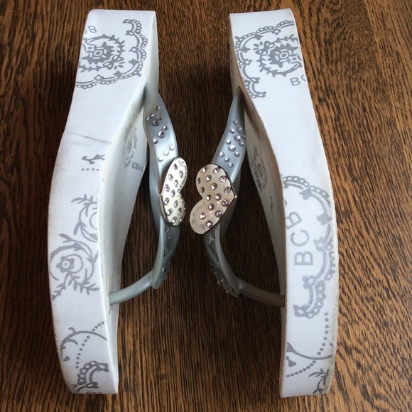 GIFTED 🎀 FlipFlops or FREE w Black - Picture 2 of 4