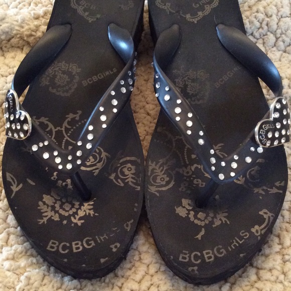 GIFTED 🎀 FlipFlops or FREE w Black - Picture 4 of 4