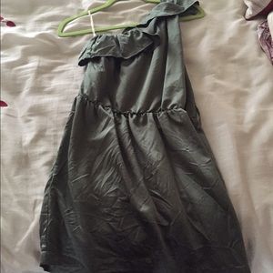 One shoulder dress, in olive