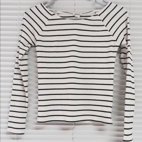 Basic boat neck striped top