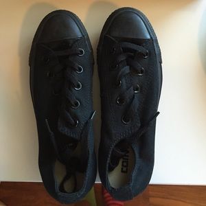 black converse