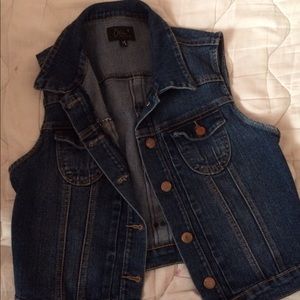 Chiqle denim sleeveless jacket