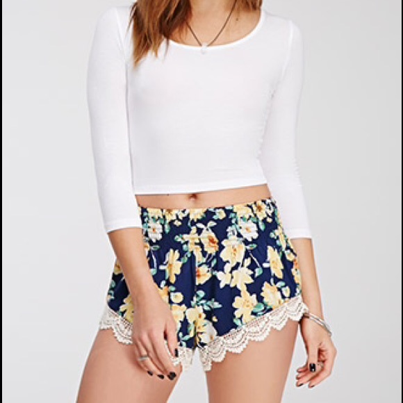 Crochet-hem Floral Print Shorts