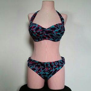 👙 VS Push-Up Swimsuit