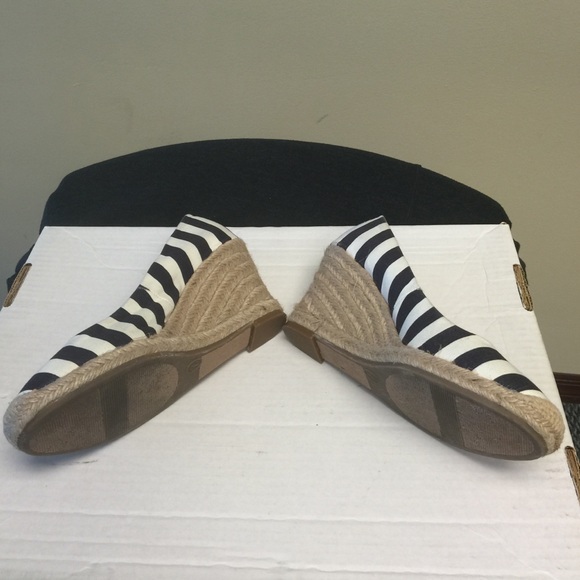 🚫SOLD🚫. Blue and White Striped Espadrilles. - Picture 2 of 2