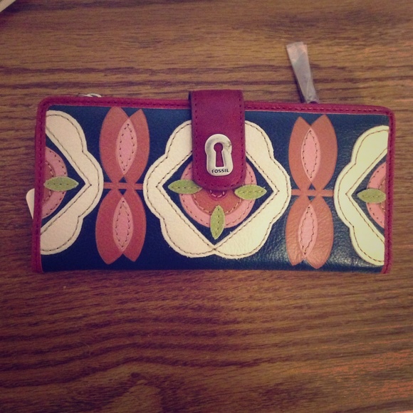 Nwt fossil wallet