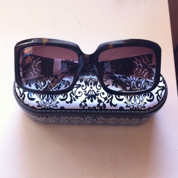 Brighton petal power sun glasses