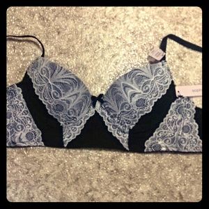 Sophie B. Push up lace bra