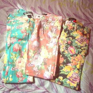 Floral jeans bundle!😻💕🌻🌸