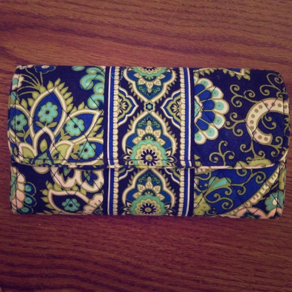 Vera Bradley gallery wallet rhythm and blues