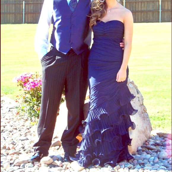 ***LIKE NEW**** NAVY EVENING GOWN