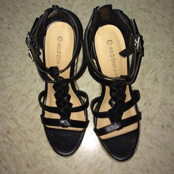 Black strapped wedges - Picture 1 of 4