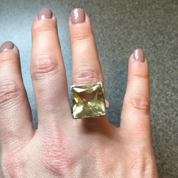 Yellow citron style ring