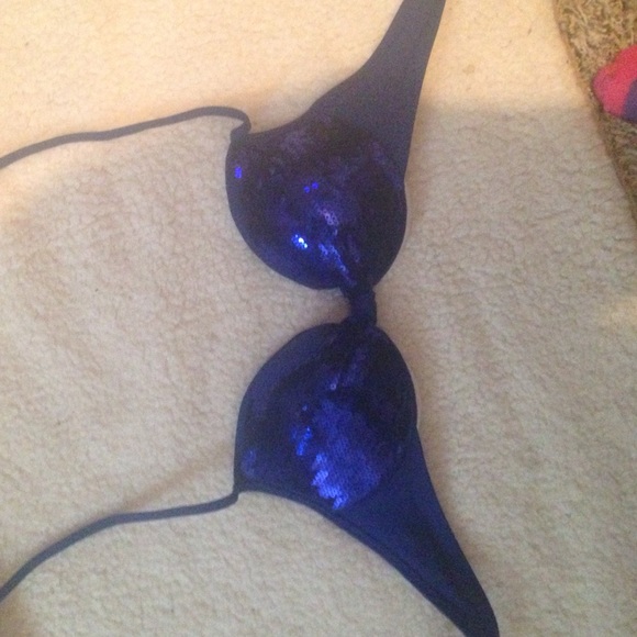 Bikini top w/ sequins. Dark blue color.