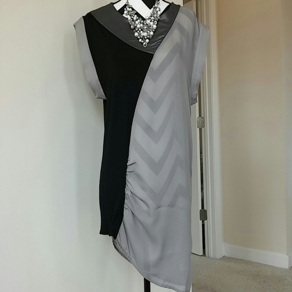 🚫SOLD IN BUNDLE 🚫 Liu Jo tunic - Picture 3 of 4