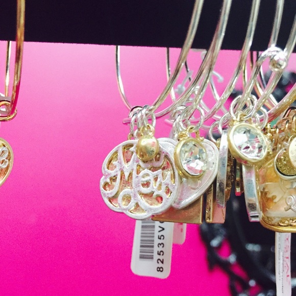 ACCESORIES WOMENS JEWELRY 💄💄 - Picture 1 of 4