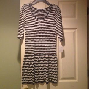Black & White Chevron Dress w/ 3/4 Sleeves