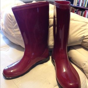 NWOT rain boots. Never worn.