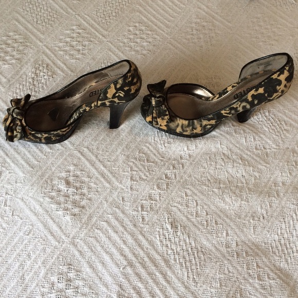 unlisted tan and black peep toe bow high heels - Picture 2 of 4