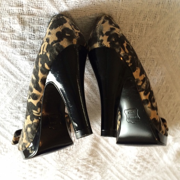 unlisted tan and black peep toe bow high heels - Picture 4 of 4