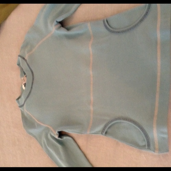 Light blue pullover w/front pockets. - Picture 3 of 4