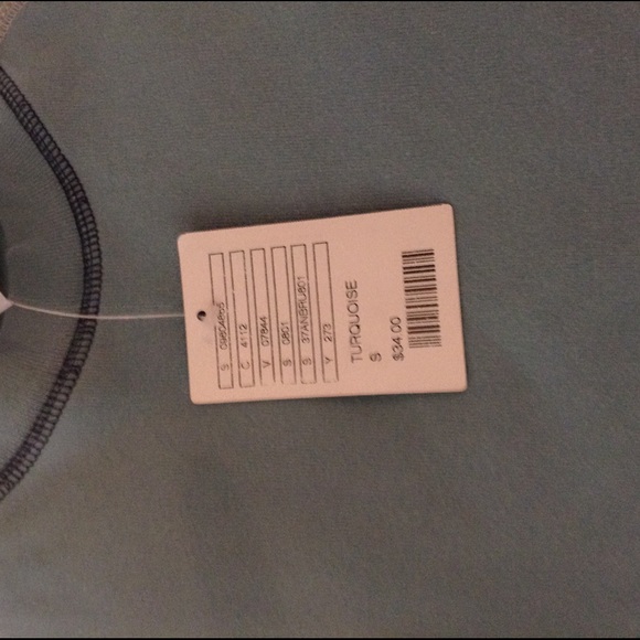 Light blue pullover w/front pockets. - Picture 4 of 4