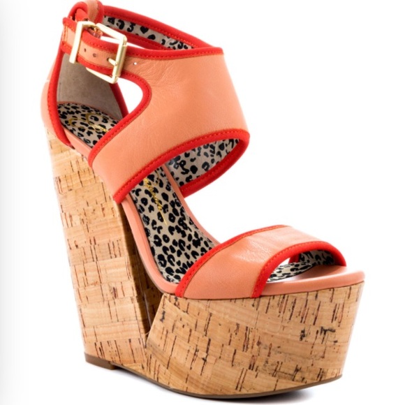 ✨Jessica Simpson wedges✨