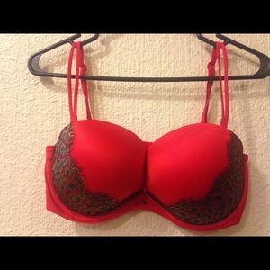 Victoria's Secret Very Sexy Strapless or Multiway.