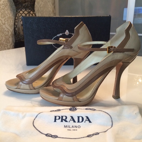 Beautiful PRADA summer heels! - Picture 4 of 4