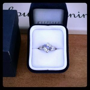 Diamond and tanzanite ring