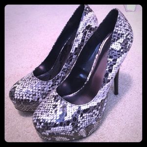 Charlotte Rousse stilettos.