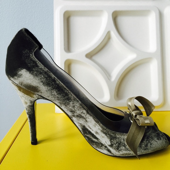 Stella McCartney Gray Velvet & Vinyl Heels - Picture 4 of 4