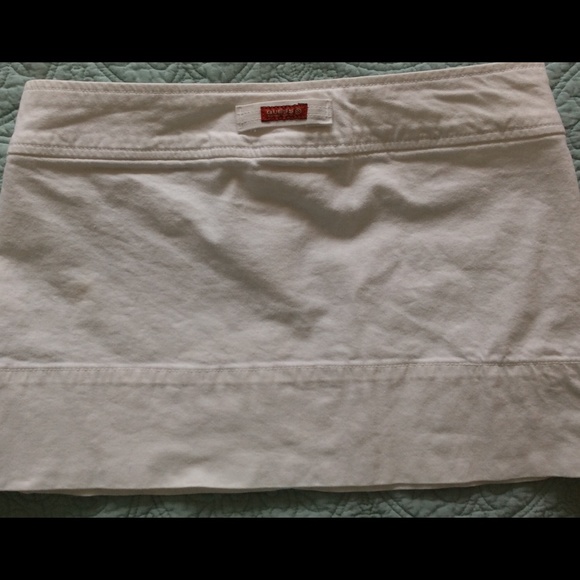 ~ GUESS ~ - Picture 4 of 4