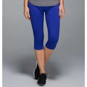 Lululemon - In the flow crop