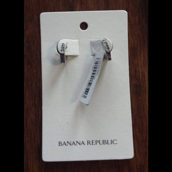 Banana Republic Jewelry - 🐘SALE🐘 NWT BR small earrings
