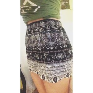 La: Hearts- High Waisted Swing Skirt