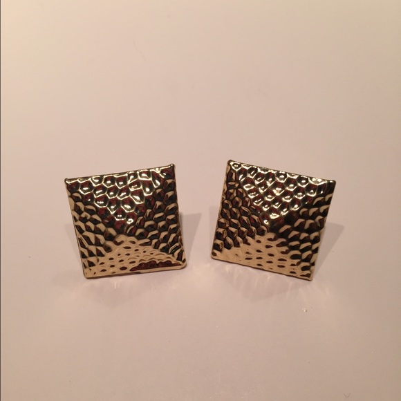 Gold square earrings - Picture 2 of 2