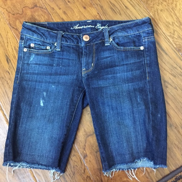 American eagle Bermuda shorts.