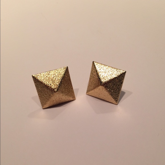 Brand new handmade gold earrings