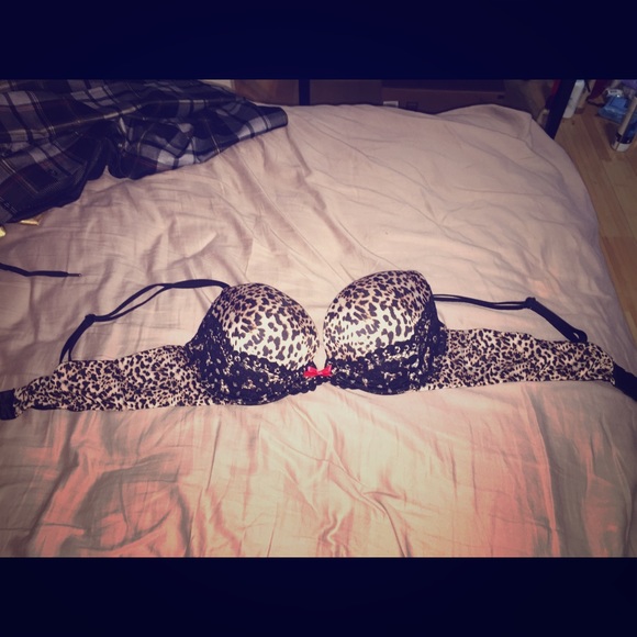 Victoria secret cheetah bra ON HOLD