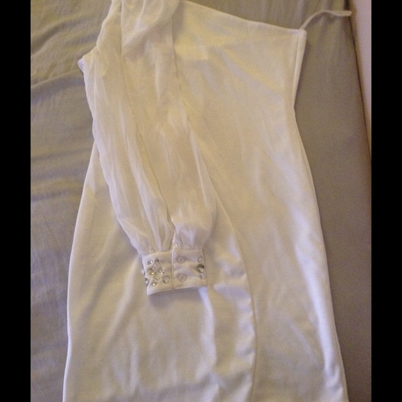 One shoulder white dress with bling cuff💎 - Picture 2 of 4