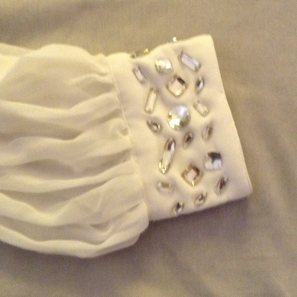 One shoulder white dress with bling cuff💎 - Picture 4 of 4