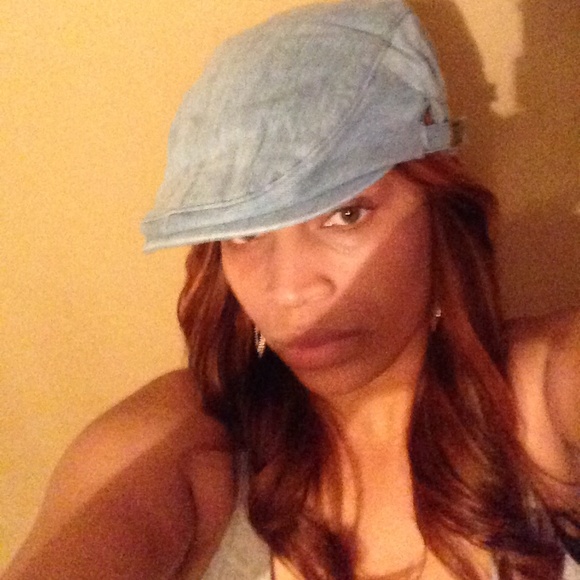 Light Denim acid wash jean hat. New