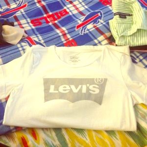 Short sleeve Levi Shirt