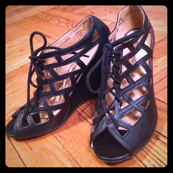Black Mia Wedges size 8