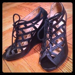 Black Mia Wedges size 8
