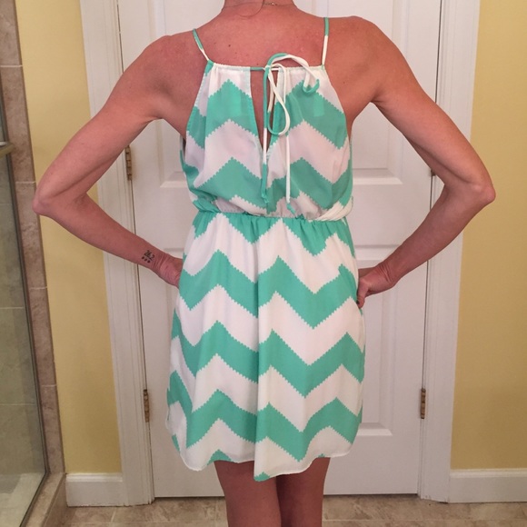 Cute summer chevron dress - Picture 3 of 3