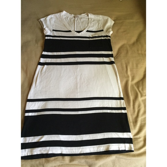 GAP Dresses & Skirts - GAP shirt dress 👗