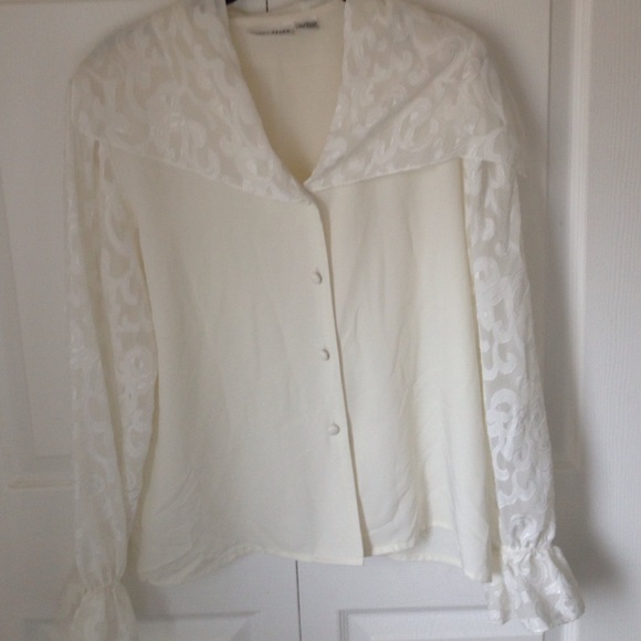 BEAUTIFUL OFF WHITE DRESS BLOUSE