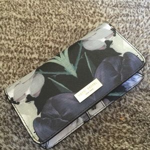 Henri Bendel Wallet /Cell phone holder